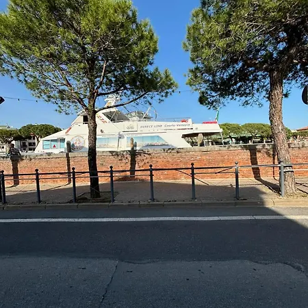 Weiss In Porto Santa Margherita - *
